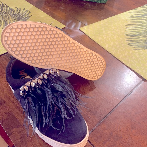 SAM EDELMAN SNEAKERS WITH STONES AND FEATHERS UNIQUE 7 1/2 SLIP ON - Picture 6 of 6